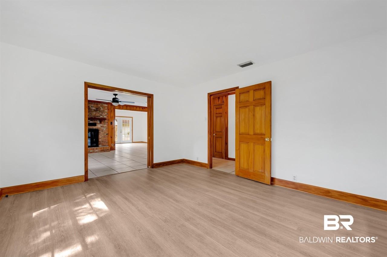 6425 Village Point Dr - Photo 7 of 21