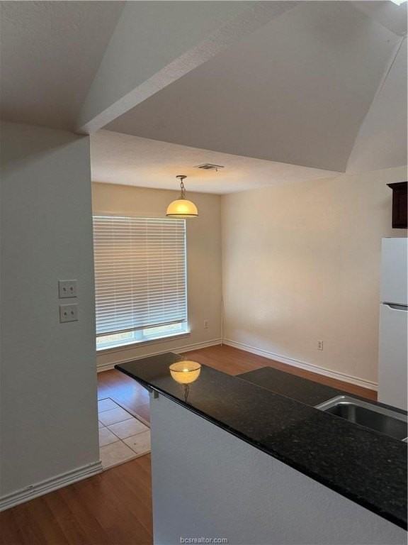 933 Crested Point Dr - Photo 6 of 16