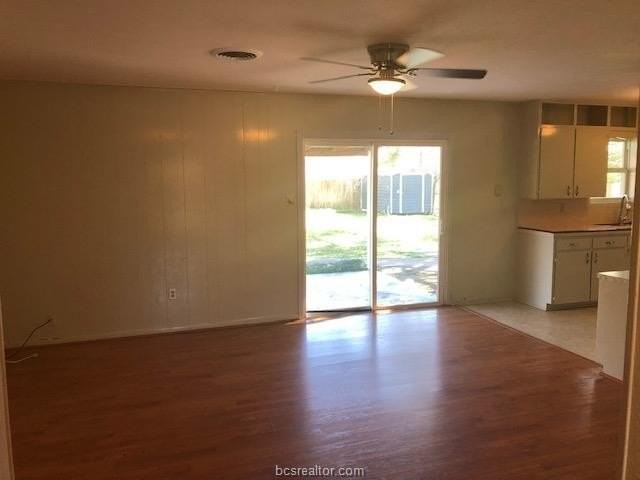 411 Leslie Dr - Photo 2 of 9