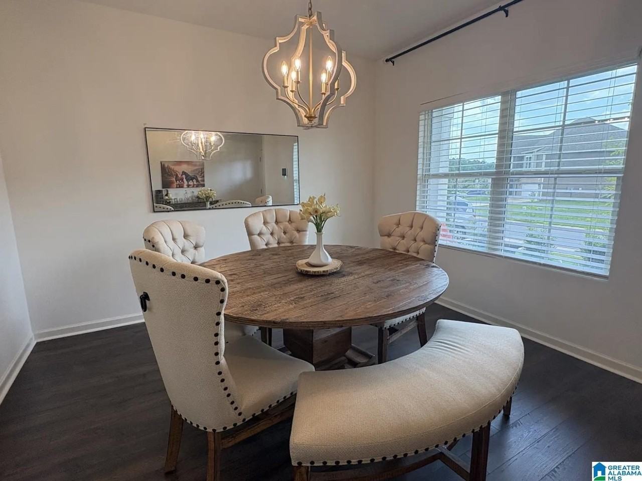 1140 Riviera Dr - Photo 3 of 19
