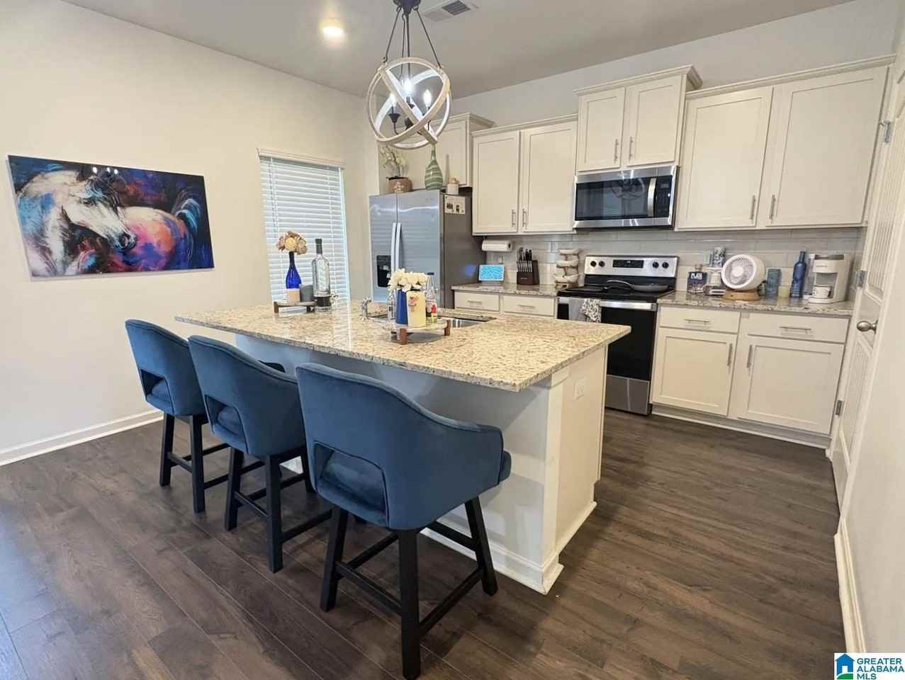 1140 Riviera Dr - Photo 4 of 19