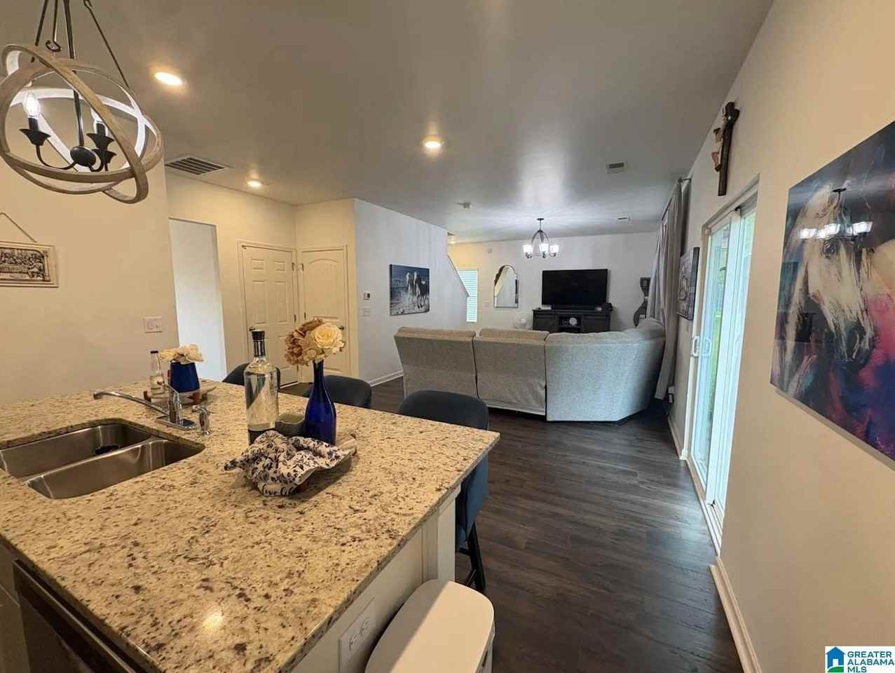 1140 Riviera Dr - Photo 6 of 19