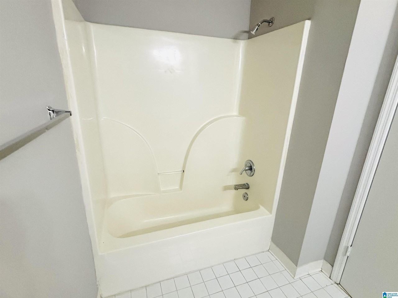 2514 Veterans Memorial Pkwy #114 - Photo 7 of 13