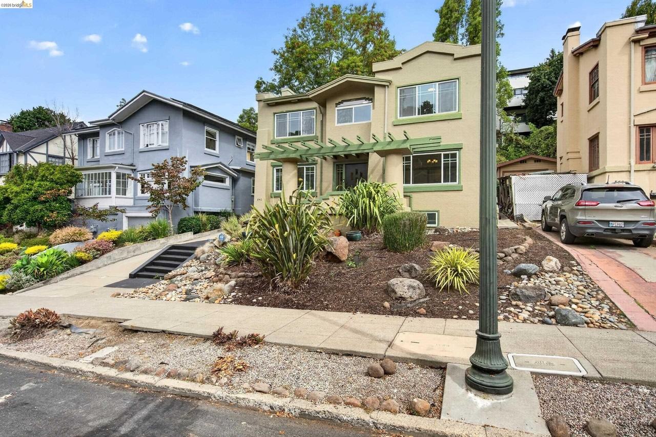 846 Mandana Blvd - Photo 2 of 50