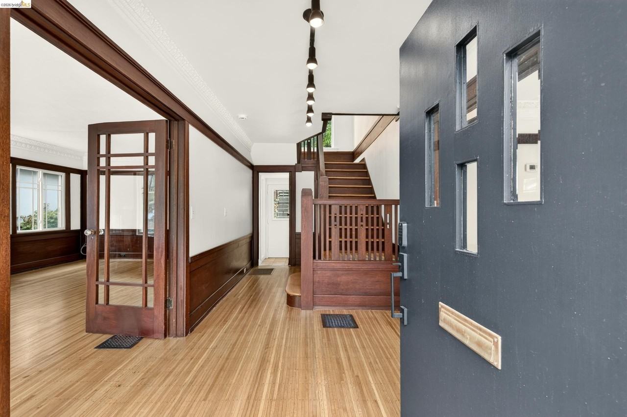 846 Mandana Blvd - Photo 6 of 50