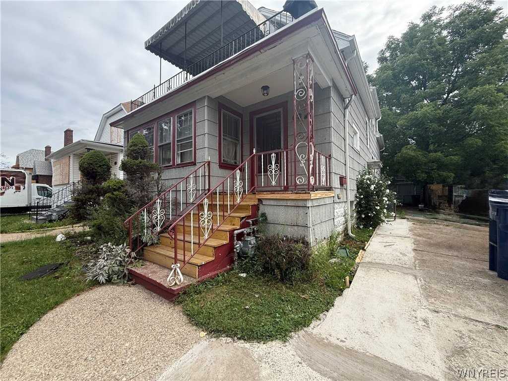 63 Wright Ave - Photo 2 of 13