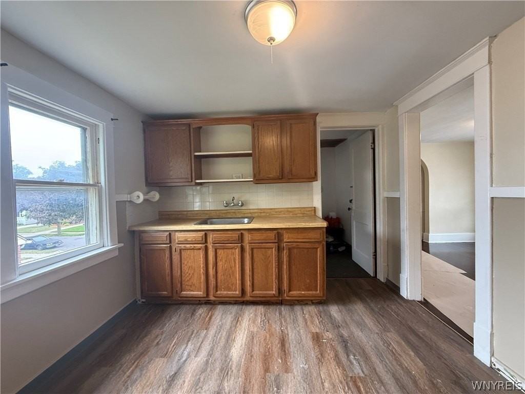 63 Wright Ave - Photo 3 of 13