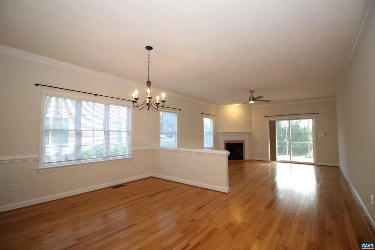 121 Bryant Dr - Photo 6 of 20