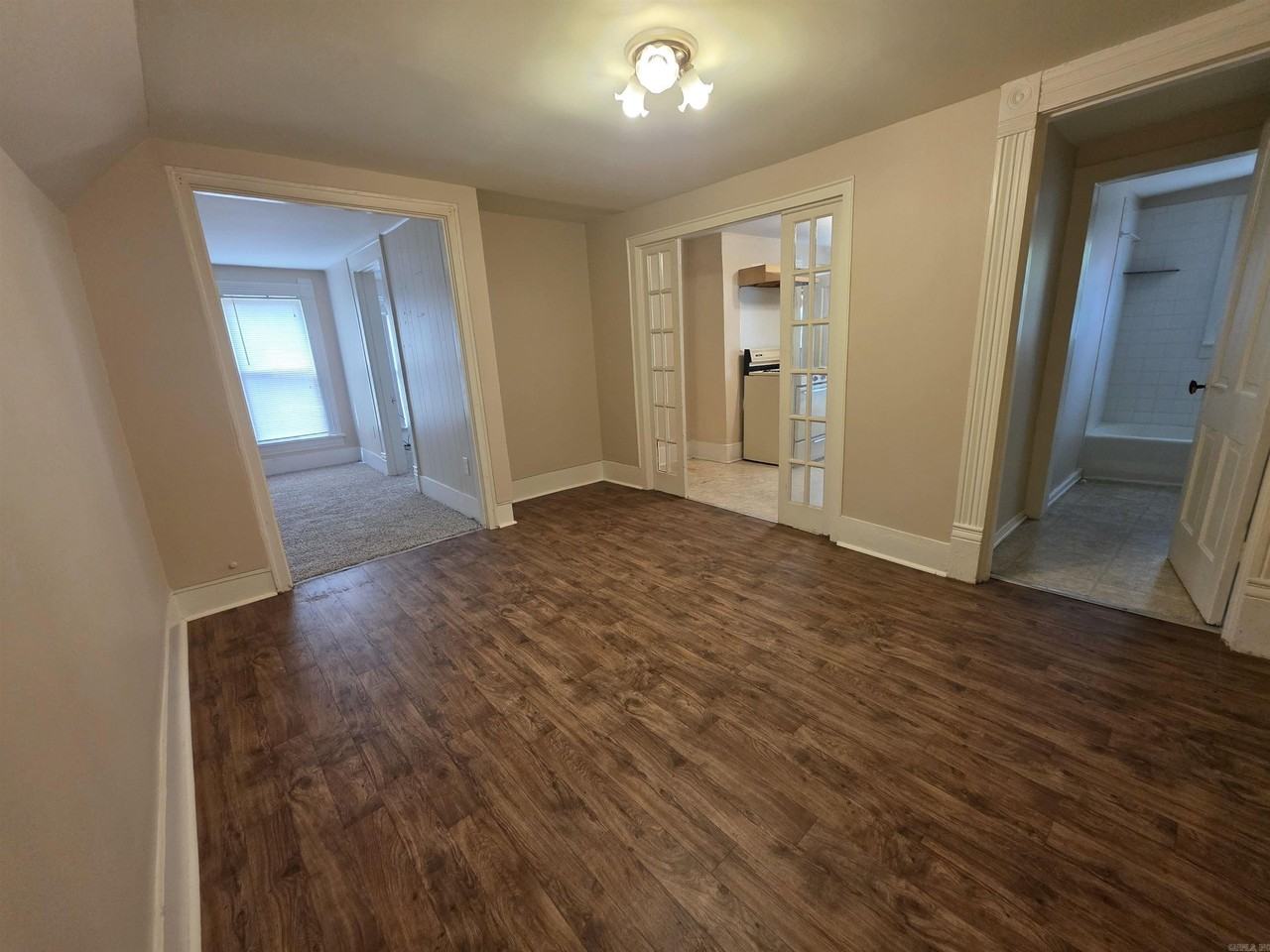 1008 Kavanaugh Blvd #3 - Photo 2 of 7
