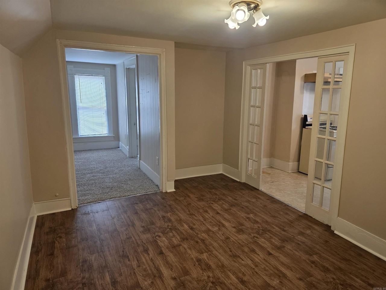 1008 Kavanaugh Blvd #3 - Photo 3 of 7
