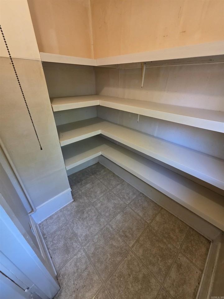 1008 Kavanaugh Blvd #3 - Photo 5 of 7