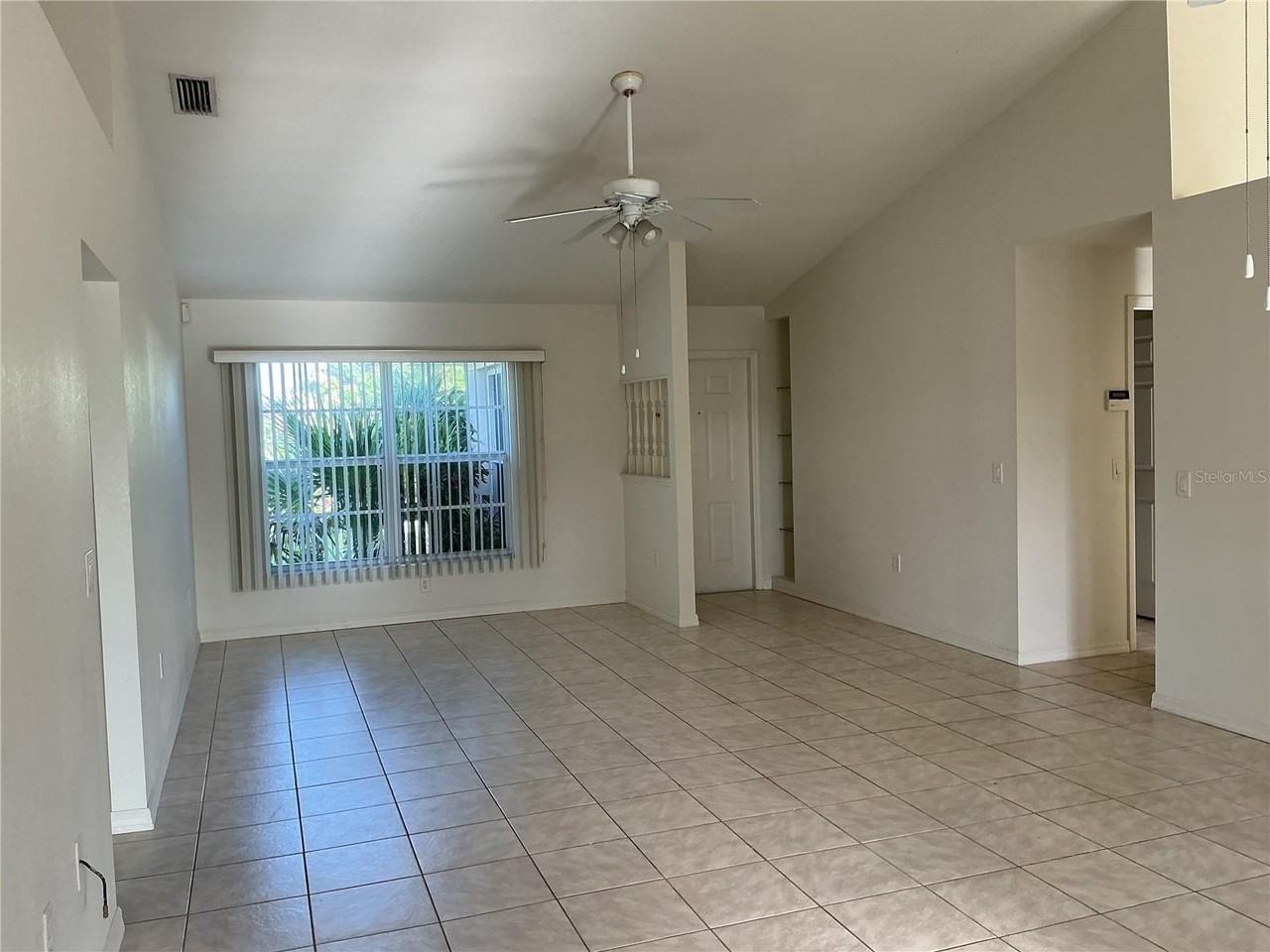 2700 S Biscayne Dr - Photo 3 of 15