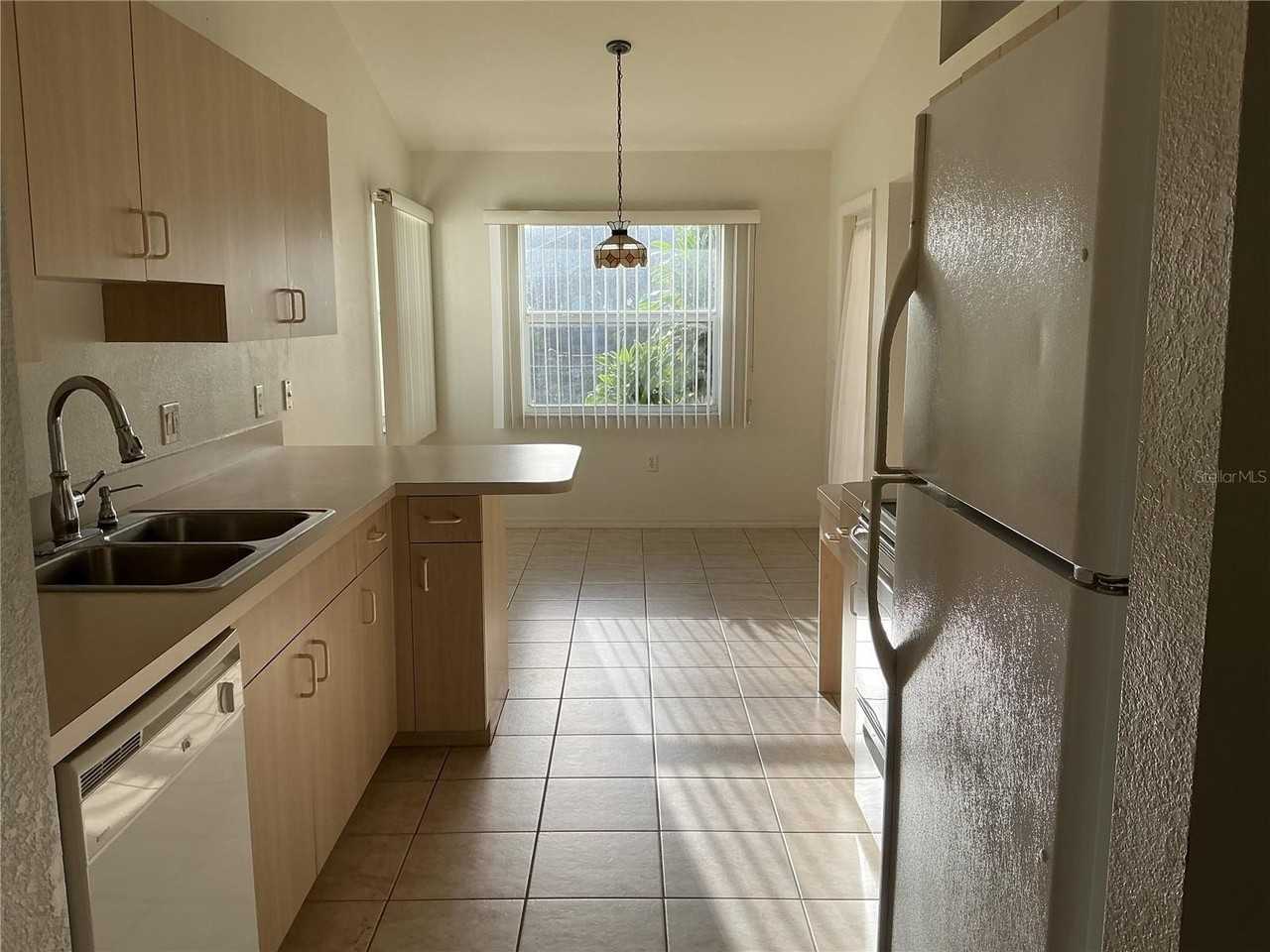 2700 S Biscayne Dr - Photo 4 of 15