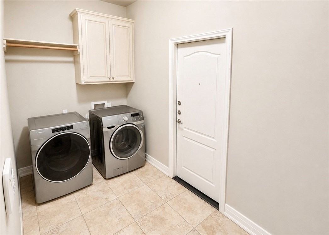 14730 Aquarius St - Photo 6 of 13
