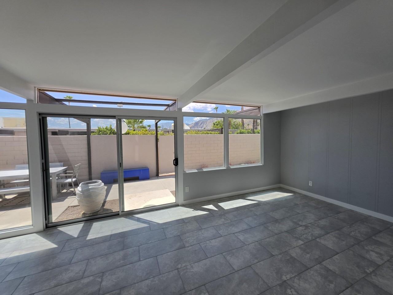 735 E Louise Dr - Photo 6 of 37
