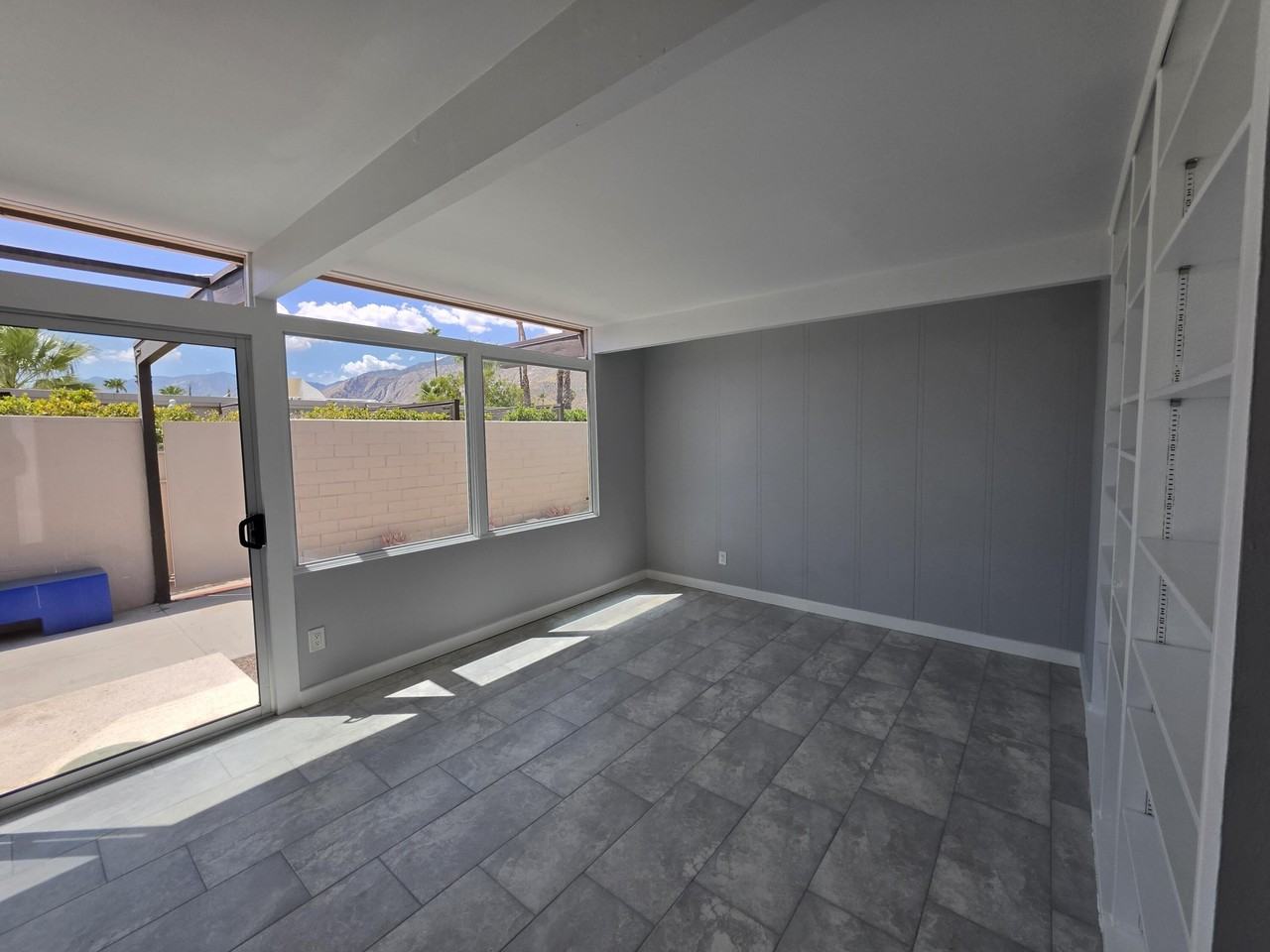 735 E Louise Dr - Photo 7 of 37
