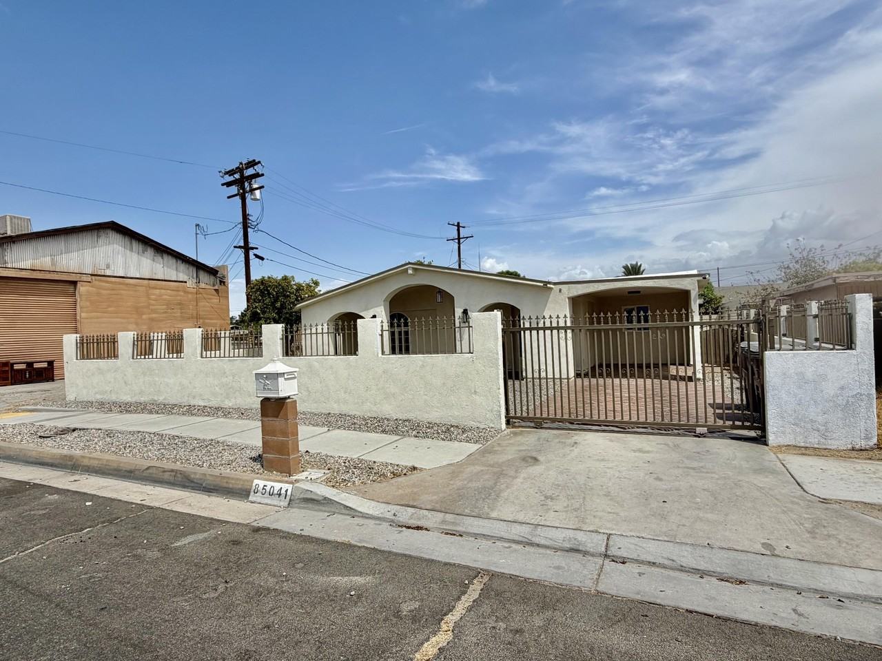 85041 Cairo St - Photo 2 of 20