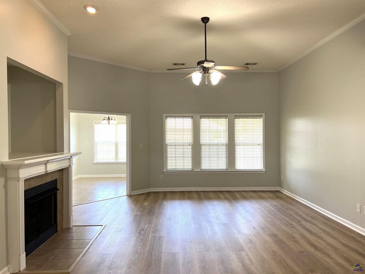 805 Falkirk Dr - Photo 2 of 26