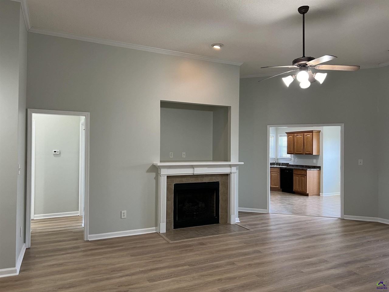 805 Falkirk Dr - Photo 3 of 26