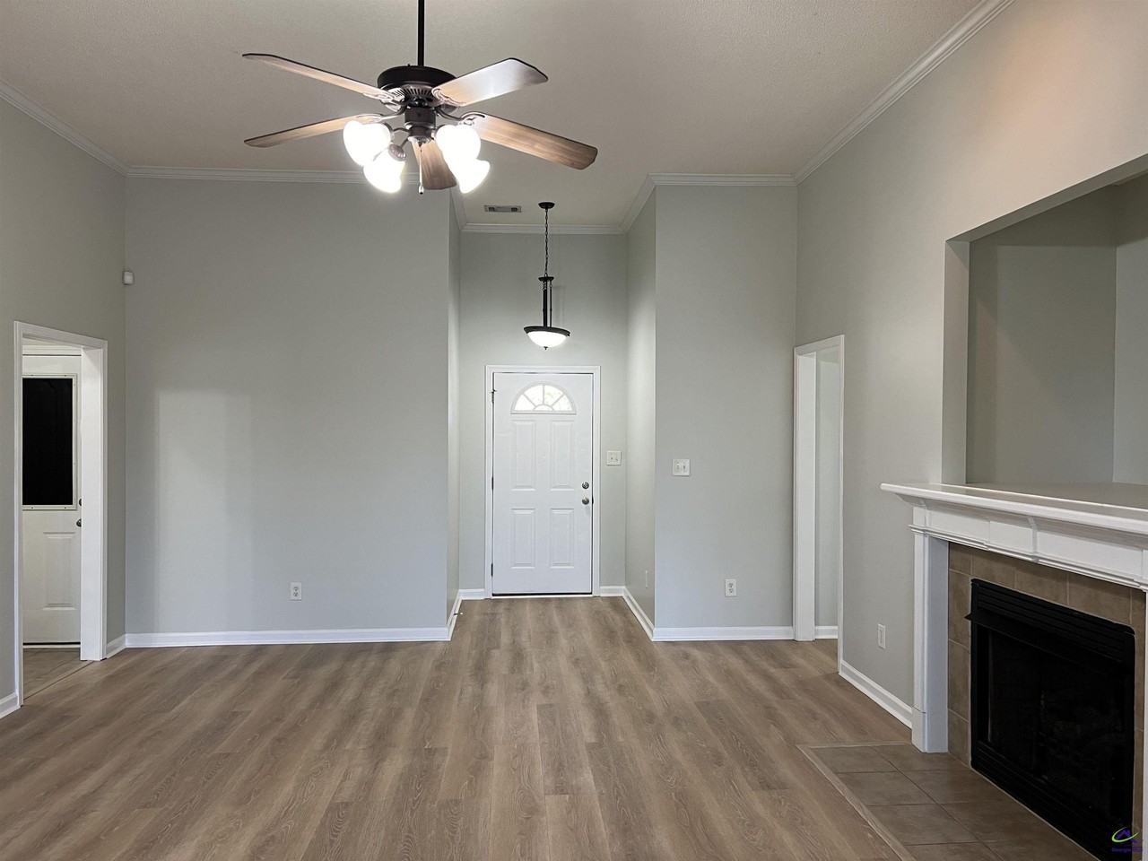 805 Falkirk Dr - Photo 4 of 26