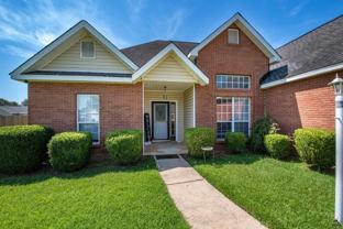 225 Autumn Woods Dr - Photo 1 of 1