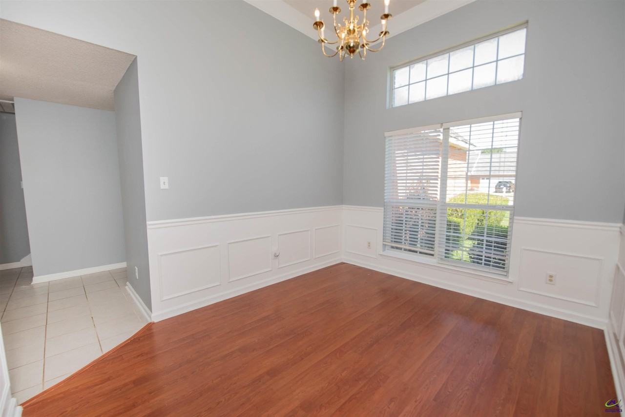 225 Autumn Woods Dr - Photo 3 of 50