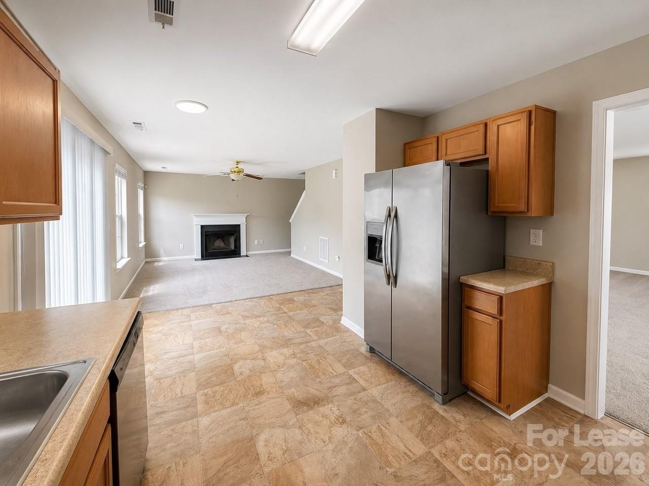 1111 Delander Ln - Photo 4 of 16