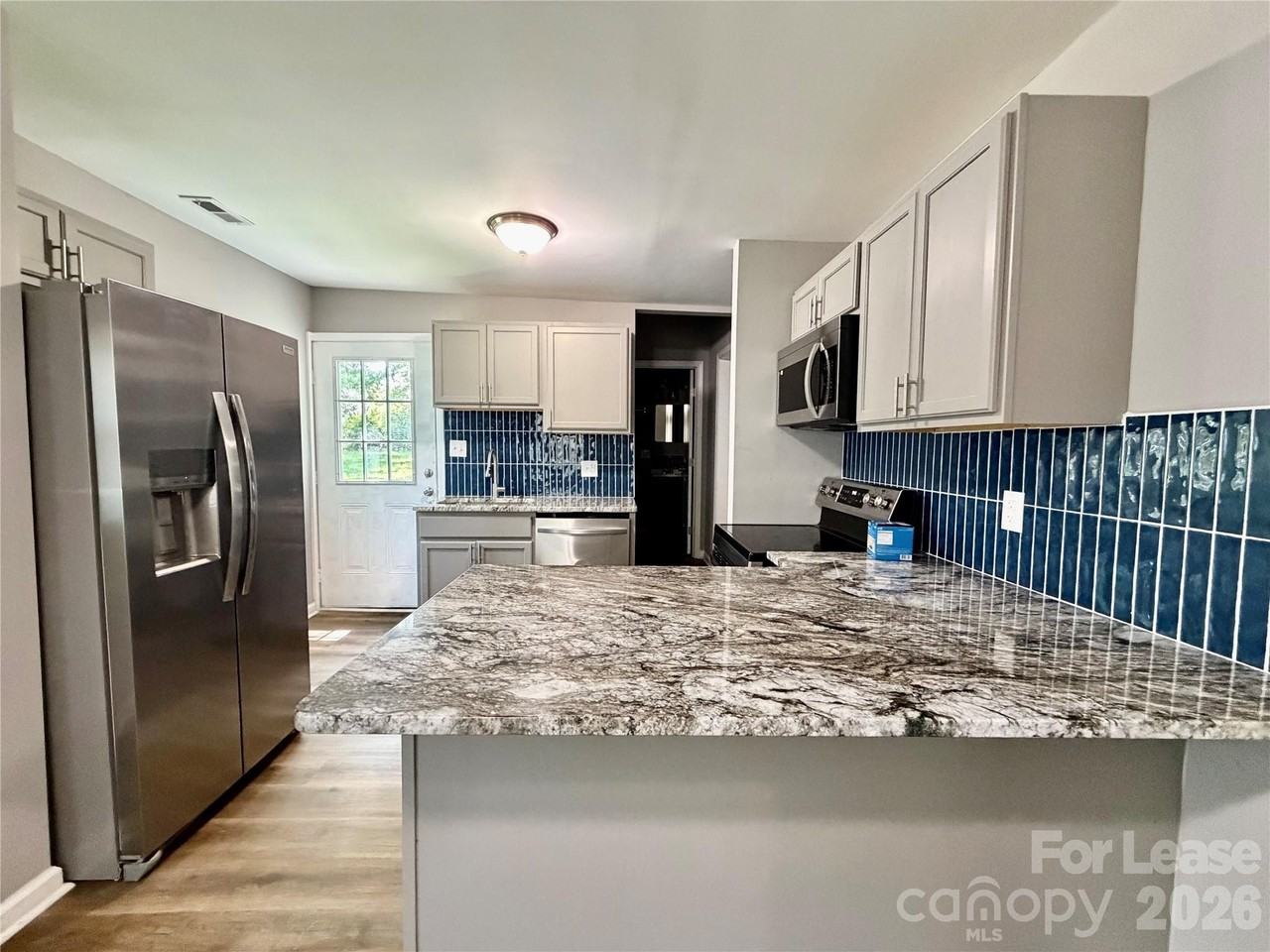 457 Fewell St - Photo 3 of 13