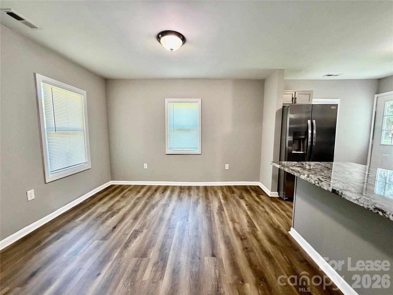457 Fewell St - Photo 5 of 13