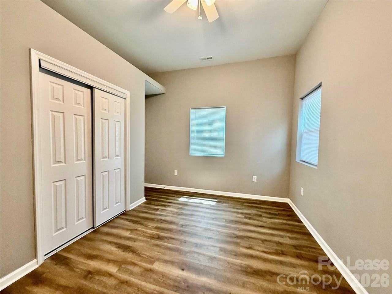 457 Fewell St - Photo 6 of 13