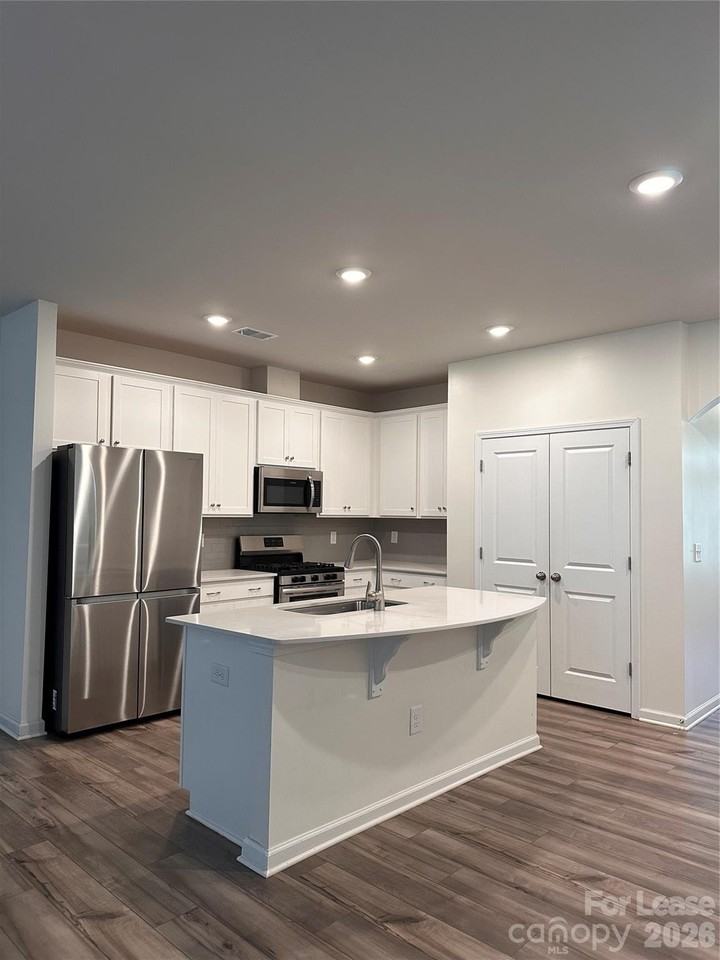 12828 Canton Side Ave - Photo 5 of 25