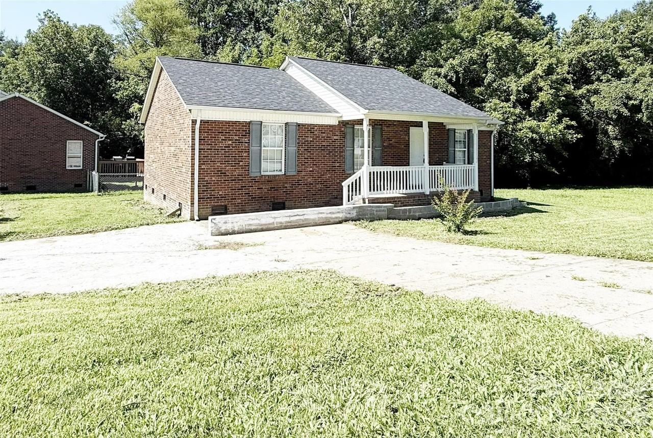 527 E Carpenter St - Photo 3 of 18