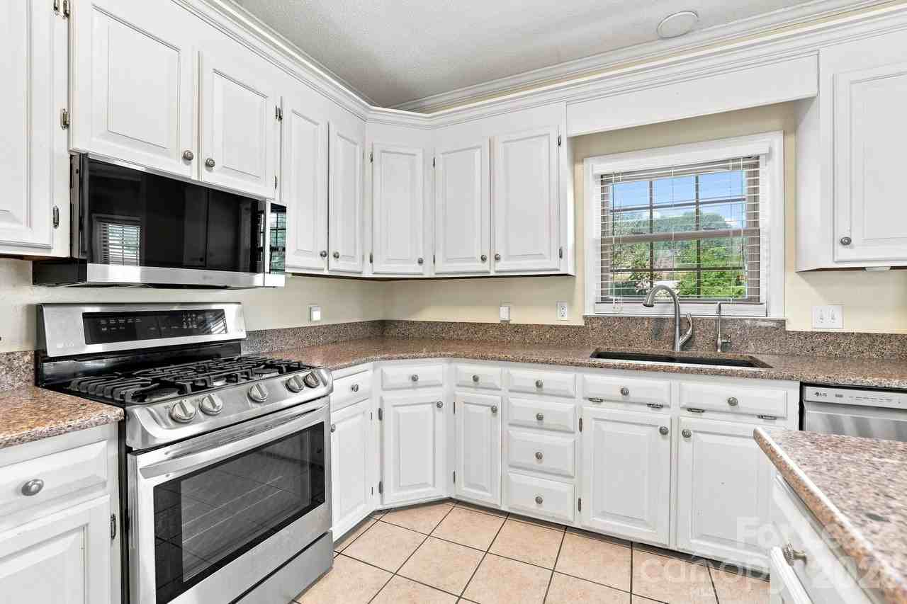 142 Cottontail Ln Se - Photo 5 of 42