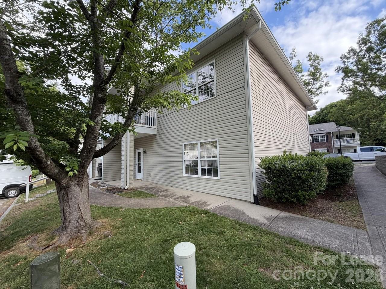 21230 Hickory St - Photo 2 of 23