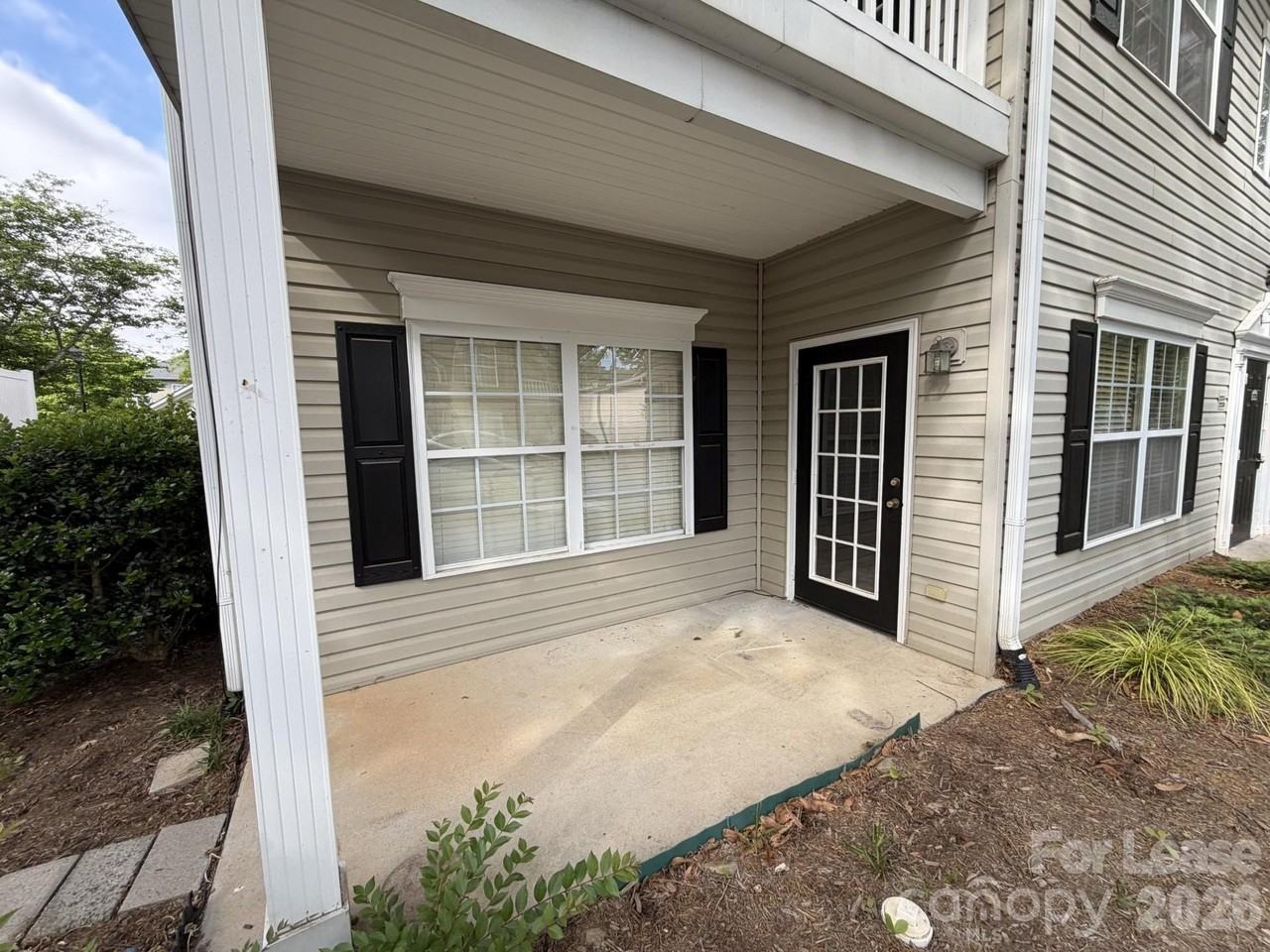 21230 Hickory St - Photo 3 of 23