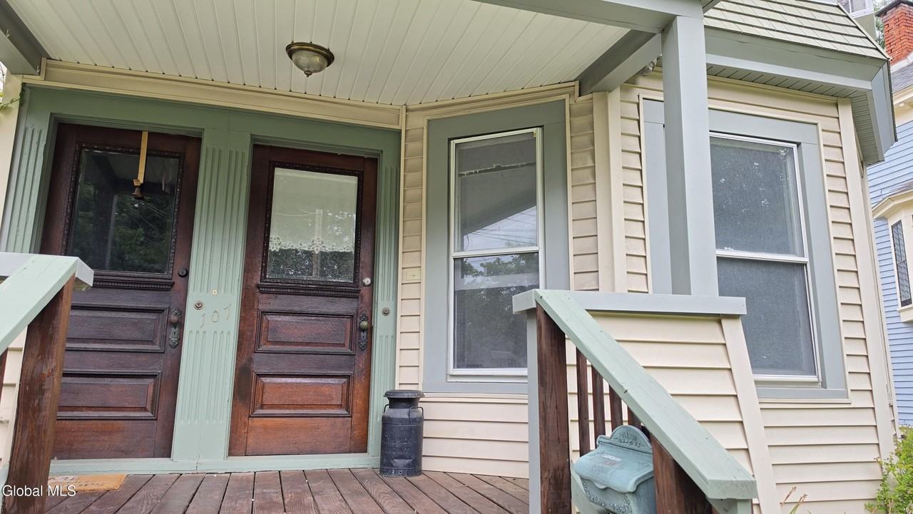 107 N Ten Broeck St - Photo 2 of 11