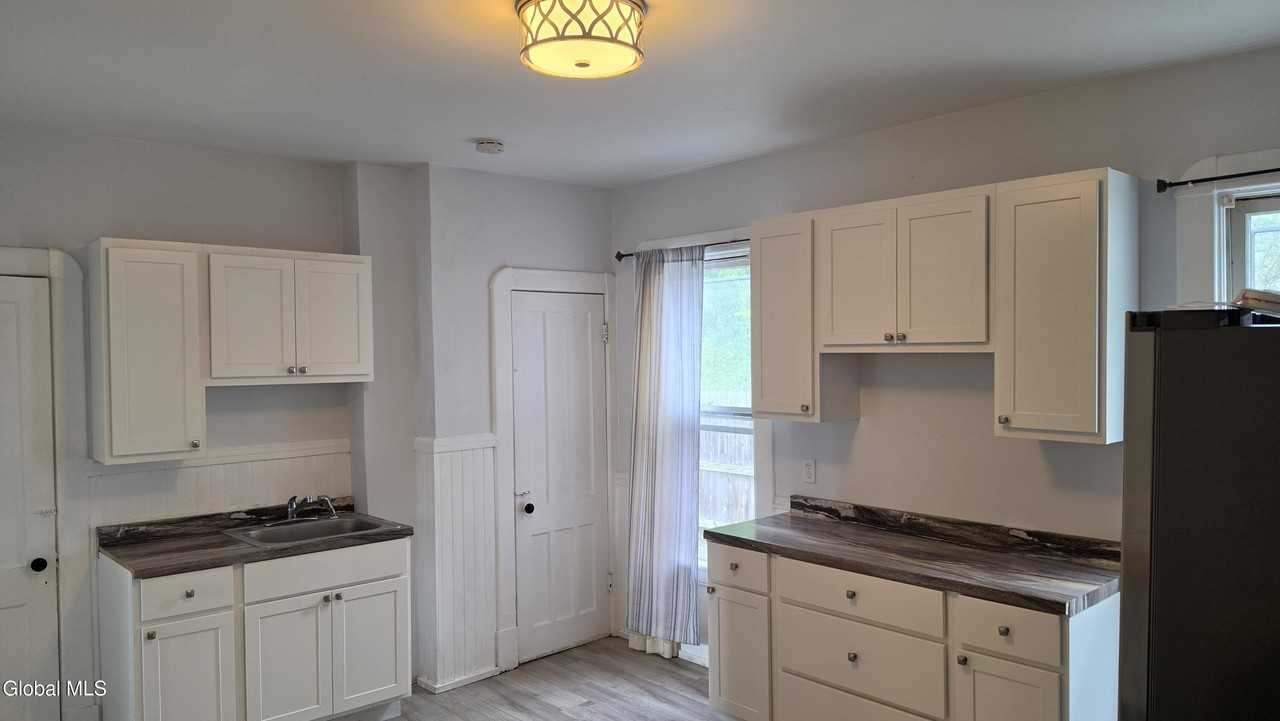 107 N Ten Broeck St - Photo 5 of 11