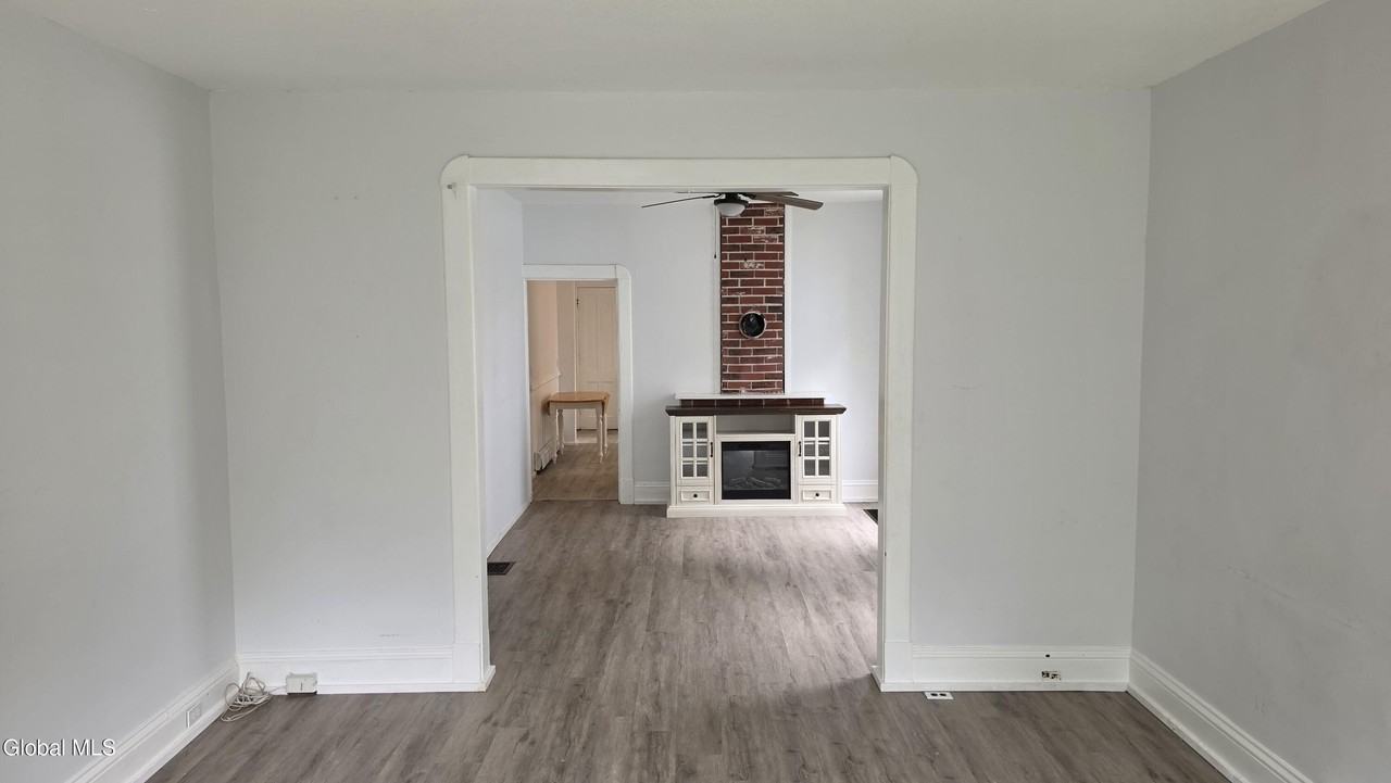 107 N Ten Broeck St - Photo 7 of 11
