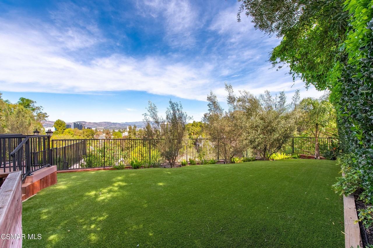 5076 Escobedo Dr - Photo 4 of 50