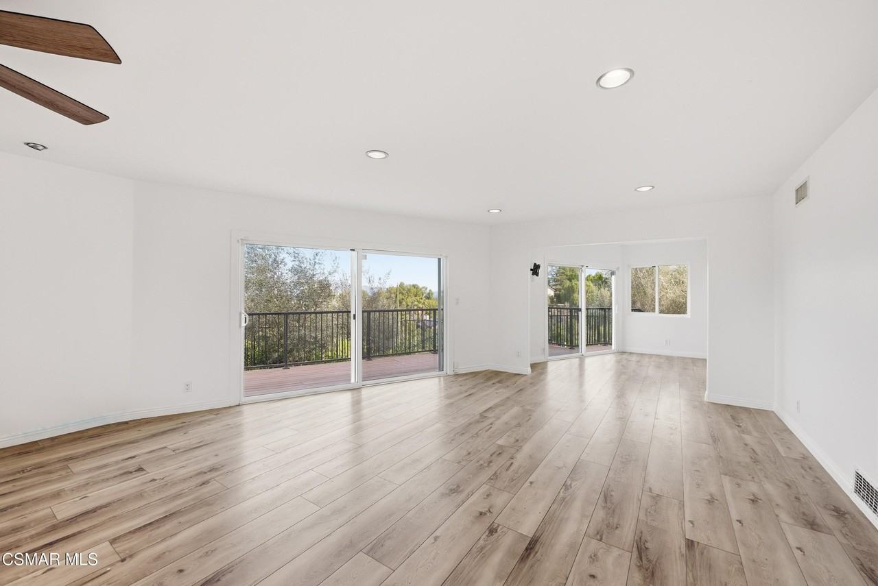 5076 Escobedo Dr - Photo 7 of 50