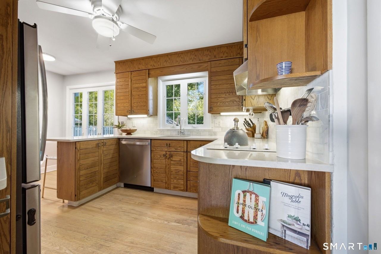 36 Miamis Rd - Photo 7 of 40