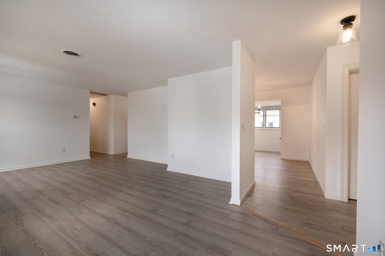 426 Main St #H - Photo 3 of 25