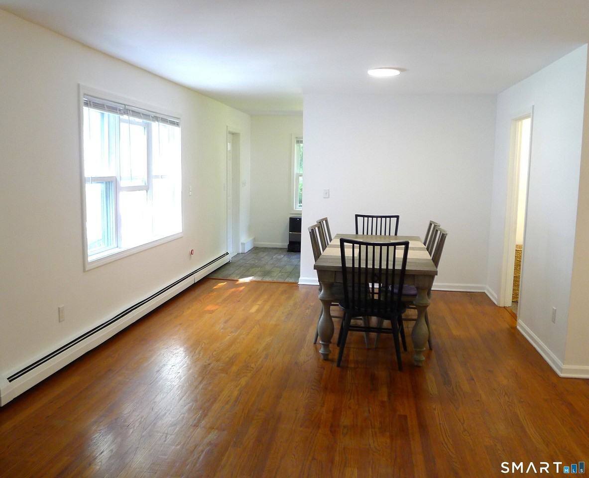195 Silver Spring Rd - Photo 5 of 27