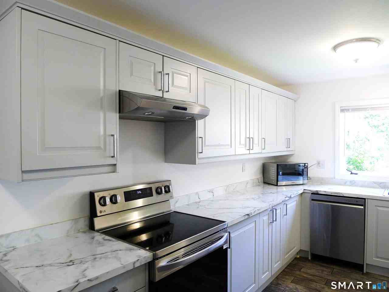 195 Silver Spring Rd - Photo 6 of 27