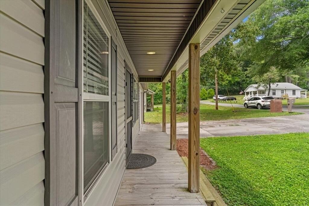 210 Seep Springs Rd - Photo 5 of 39