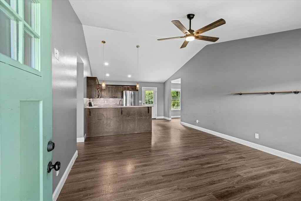 210 Seep Springs Rd - Photo 6 of 39