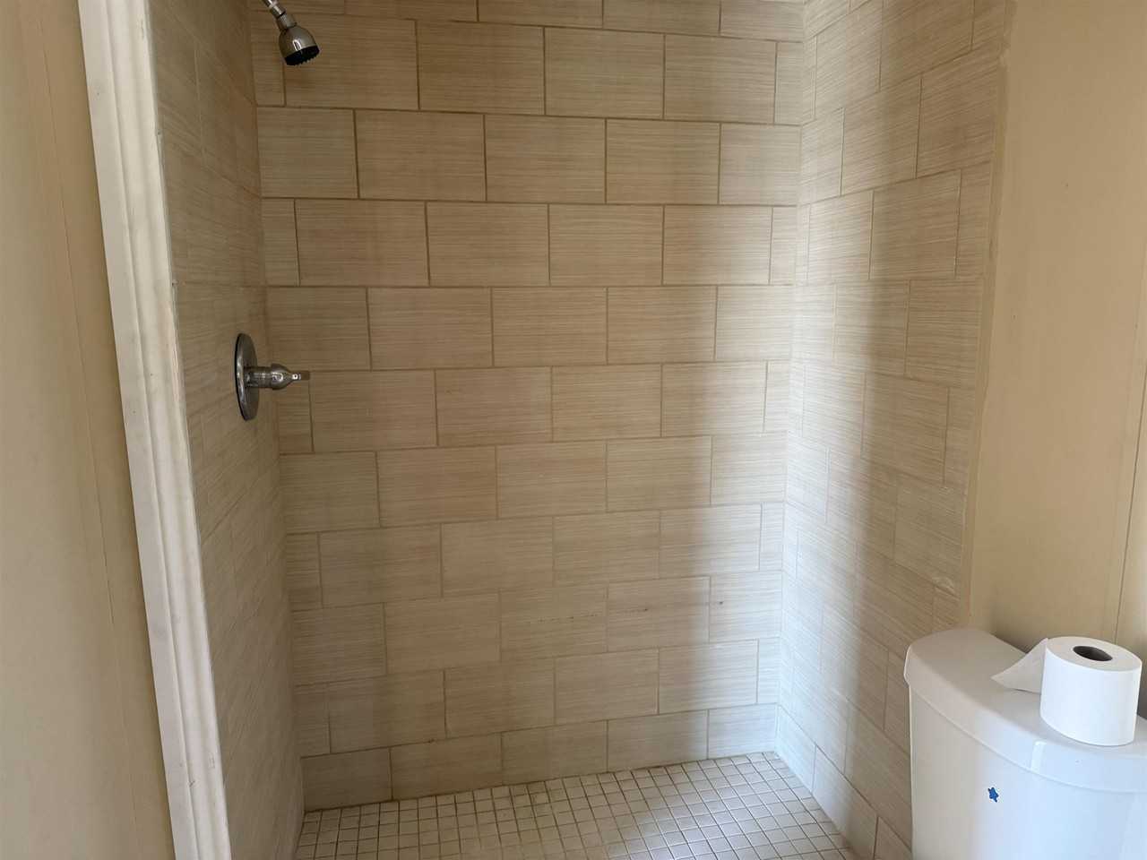 327 Lewis Dr - Photo 3 of 8