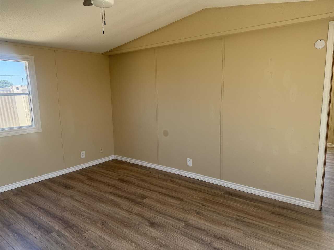 327 Lewis Dr - Photo 7 of 8
