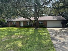featured image of 22 Country Club Rd
