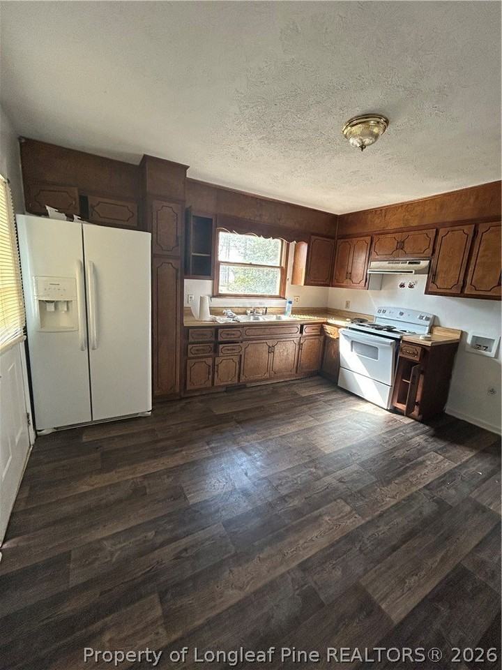 1370 Single Tree Ln - Photo 2 of 11
